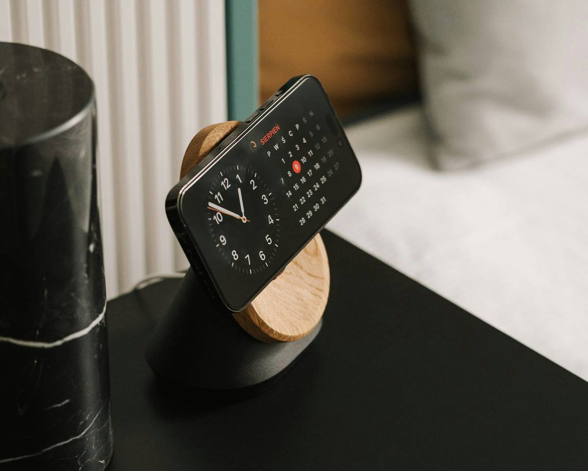 sleep schedule apple watch dashboard showing improved consistency and deep sleep metrics over two weeks