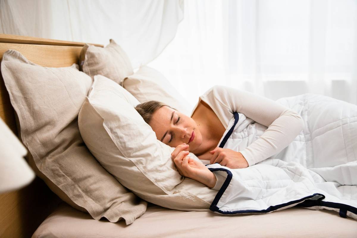Morning sunlight exposure as part of effective sleep course routine